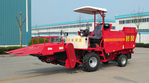 4YZP-2H型自走式玉米收成机